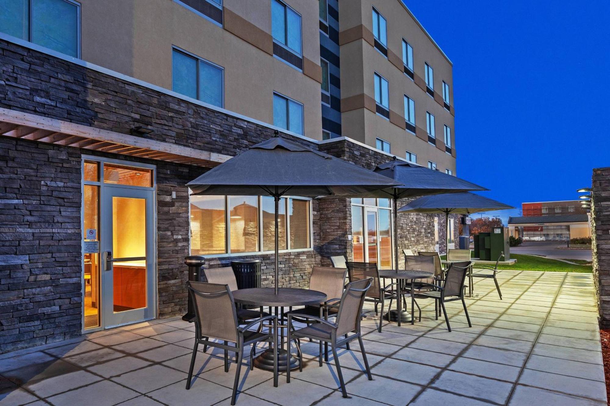 Hotel Fairfield & By Marriott