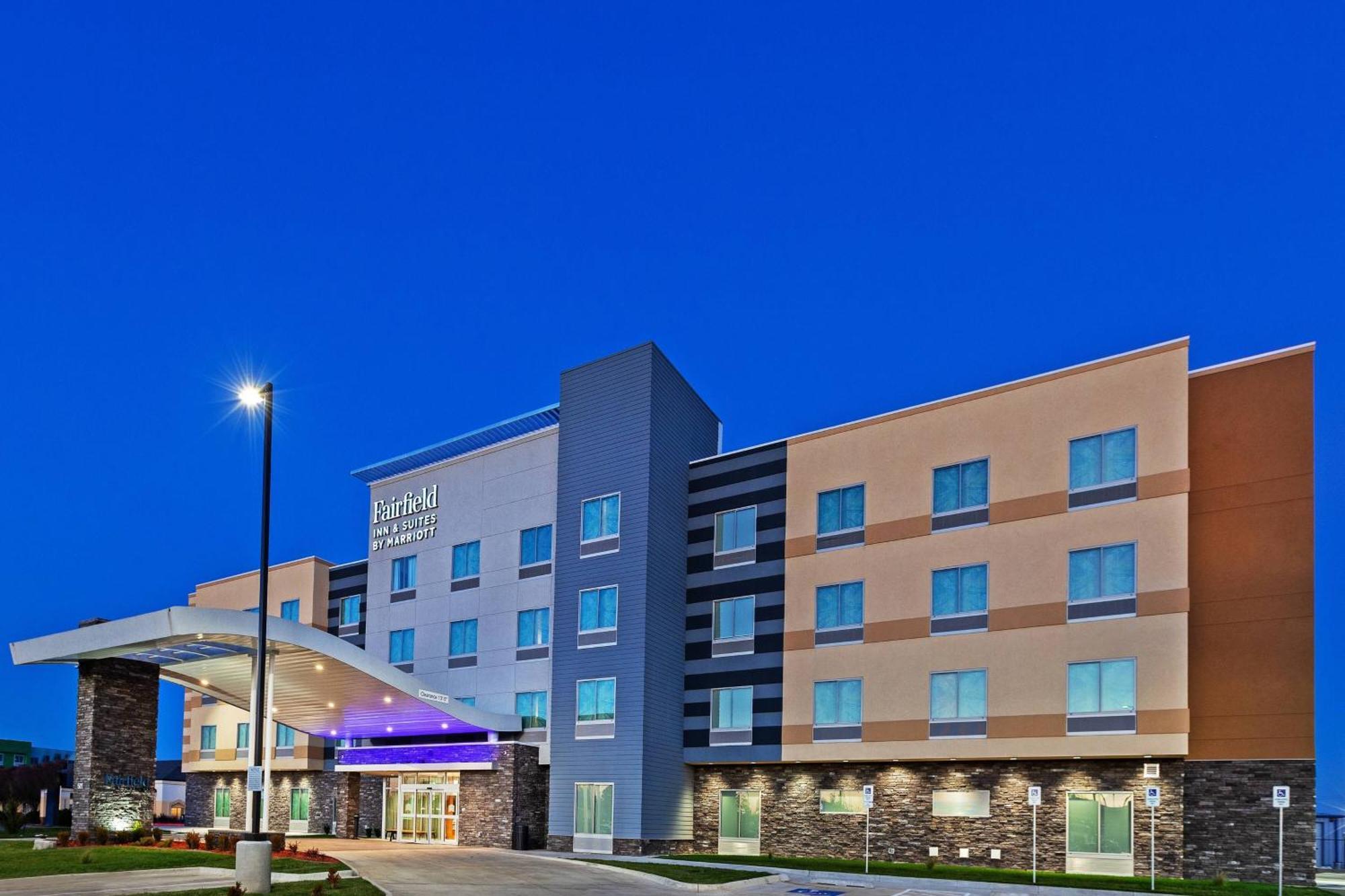 Hotel Fairfield & By Marriott 3*