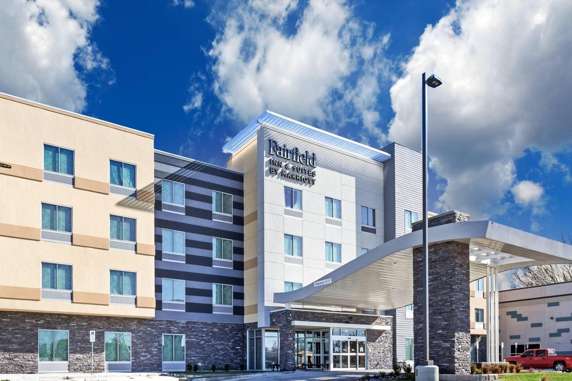 Hotel Fairfield & By Marriott